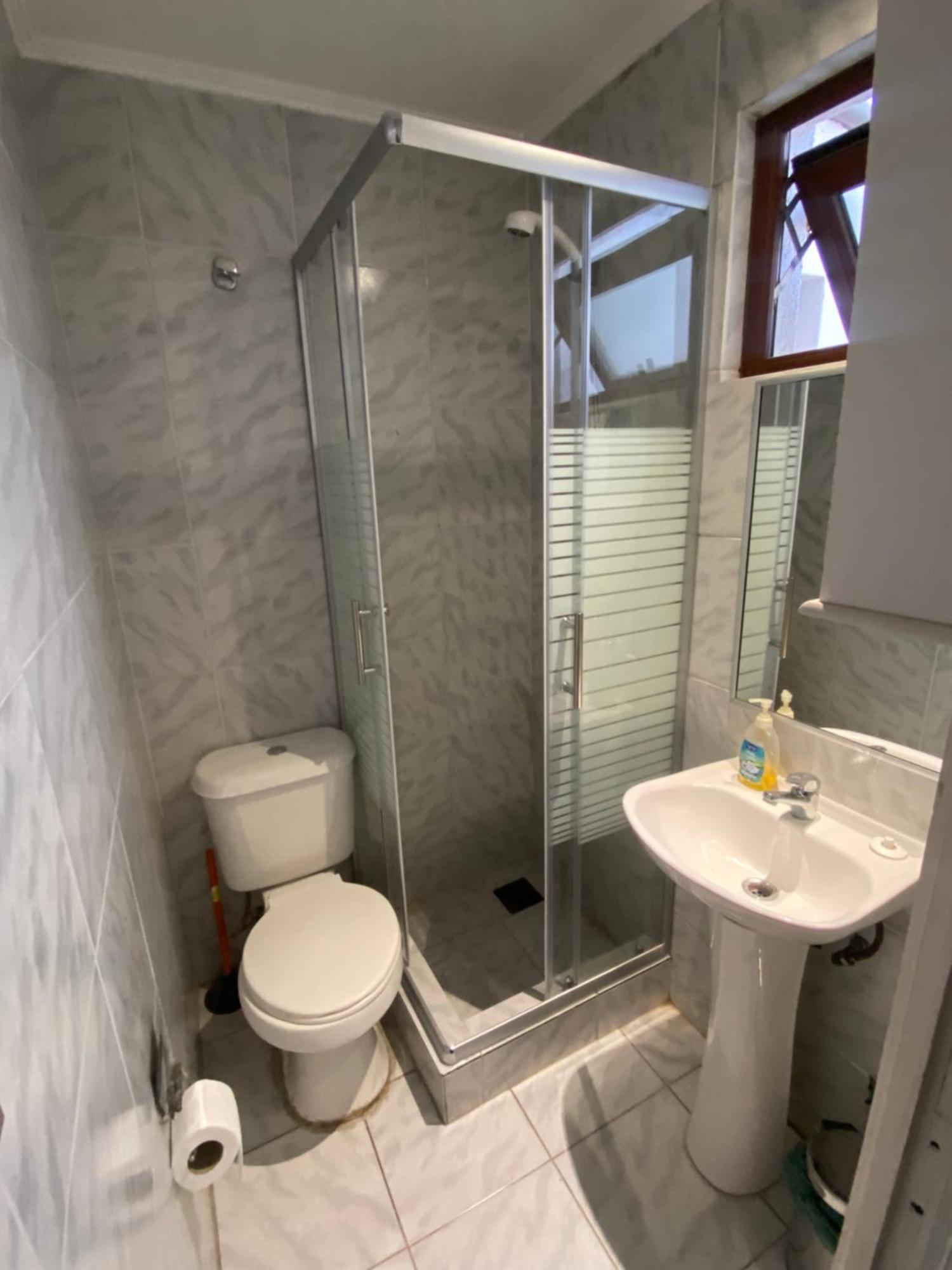 Habitación Doble con baño - 1 o 2 camas